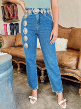 Load image into Gallery viewer, Wrangler Mom Winter Hue Jeans- 28