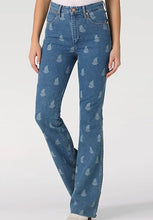 Load image into Gallery viewer, Wrangler Westward Paisley Bootcut Jeans