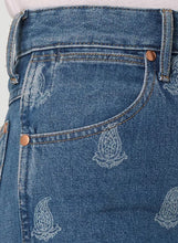 Load image into Gallery viewer, Wrangler Westward Paisley Bootcut Jeans