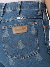 Load image into Gallery viewer, Wrangler Westward Paisley Bootcut Jeans