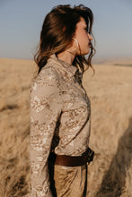 Load image into Gallery viewer, Holly Rose Button Up