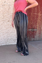 Load image into Gallery viewer, DS Ruffled Cup Pants