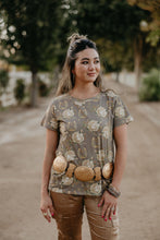 Load image into Gallery viewer, Lucky Belle Tee