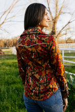 Load image into Gallery viewer, Horses & Horseshoes Button Up