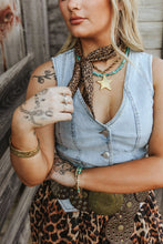 Load image into Gallery viewer, Chunky Gold Star Link Necklace