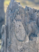 Load image into Gallery viewer, Graduated Pearl Beaded Choker