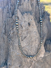 Load image into Gallery viewer, Graduated Pearl Beaded Choker