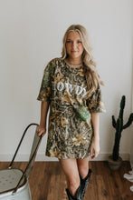 Load image into Gallery viewer, Howdy Tree Camo Graphic Tee