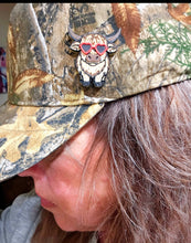 Load image into Gallery viewer, Bag of 25 -Boutique 3d Printed Package Inserts Cool Highland Cow Hat Pin Made in America