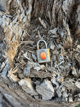 Load image into Gallery viewer, Spiny Oyster Padlock Pendant Locket