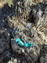 Load image into Gallery viewer, Turquoise Chips Paperclip Chain Bracelet