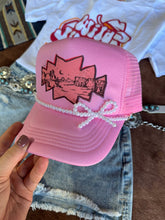 Load image into Gallery viewer, White Pearl Bow Trucker Hat Chain