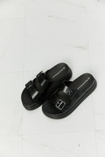 Load image into Gallery viewer, WILD DIVA Vacay Vibe Platform Sandals