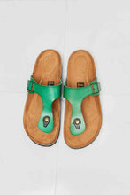 Load image into Gallery viewer, MMShoes Drift Away T-Strap Flip-Flop in Green