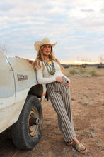 Load image into Gallery viewer, The Sloan Top in Cream
