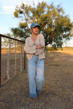 Load image into Gallery viewer, The Cambree Jeans in Light Wash
