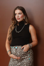 Load image into Gallery viewer, The Bedford Top in Black MEDIUM
