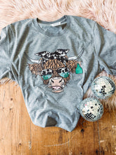 Load image into Gallery viewer, Sunglass Highlander - Graphic Top
