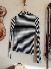 Load image into Gallery viewer, The Turner Top in Black &amp; White
