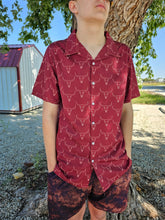 Load image into Gallery viewer, Burgandy Longhorn Men&#39;s Western Camp Shirt
