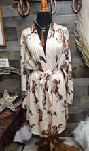 Load image into Gallery viewer, Vintage Cowgirl Women&#39;s Long Sleeve Belted Satin Feel Dressing Lounge Robe
