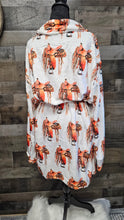 Load image into Gallery viewer, Saddle UP Western Robe
