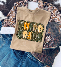 Load image into Gallery viewer, Camo BTS- Youth
