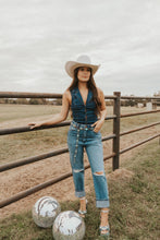 Load image into Gallery viewer, Wrangler Wild West 603 Patty Jeans- 28
