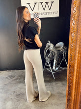 Load image into Gallery viewer, Serena Pants- Size Large
