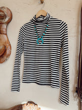 Load image into Gallery viewer, The Turner Top in Black &amp; White
