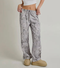 Load image into Gallery viewer, The Grey Tree Camo Sweatpants
