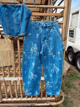 Load image into Gallery viewer, The Western Print Barrel Jeans
