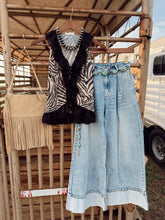 Load image into Gallery viewer, The Tustin Wide Leg Jeans
