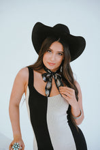 Load image into Gallery viewer, The Big Concho Twilly in Black
