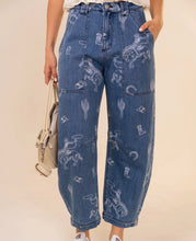 Load image into Gallery viewer, The Western Print Barrel Jeans
