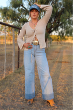 Load image into Gallery viewer, The Cambree Jeans in Light Wash
