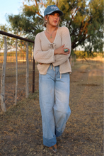 Load image into Gallery viewer, The Cambree Jeans in Light Wash
