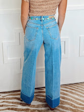 Load image into Gallery viewer, The Cambree Jeans in Light Wash
