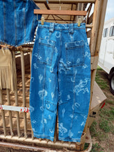 Load image into Gallery viewer, The Western Print Barrel Jeans
