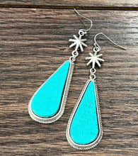 Load image into Gallery viewer, Turquoise Spur Earrings
