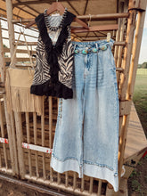 Load image into Gallery viewer, The Tustin Wide Leg Jeans
