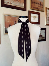 Load image into Gallery viewer, The Buckstitch Twilly in Black
