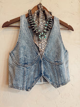 Load image into Gallery viewer, The Devan Denim Top
