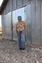Load image into Gallery viewer, The Cambree Jeans in Medium Wash-7
