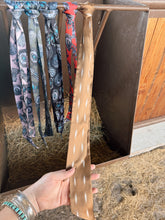 Load image into Gallery viewer, The Buckstitch Twilly in Mustard
