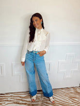 Load image into Gallery viewer, The Cambree Jeans in Light Wash
