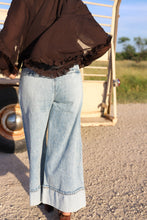 Load image into Gallery viewer, The Tustin Wide Leg Jeans
