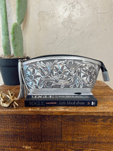 Load image into Gallery viewer, Que Chula Cosmetica Bag
