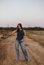 Load image into Gallery viewer, The Cambree Jeans in Medium Wash-7
