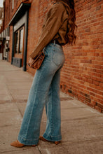Load image into Gallery viewer, The Happi Jeans 31
